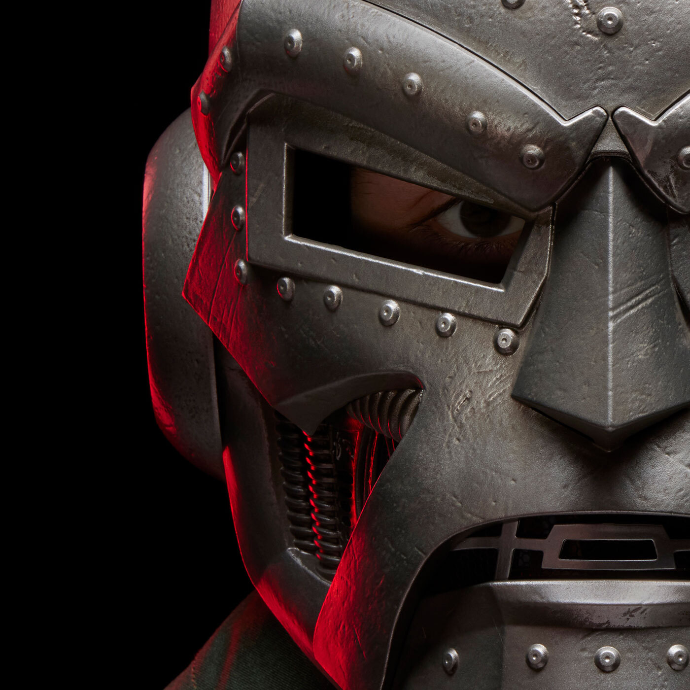 マーベルレジェンド アベンジャーズ ドクター・ドゥーム 1/1 スケール レプリカ ヘルメット 国内版 未開封 入荷写真