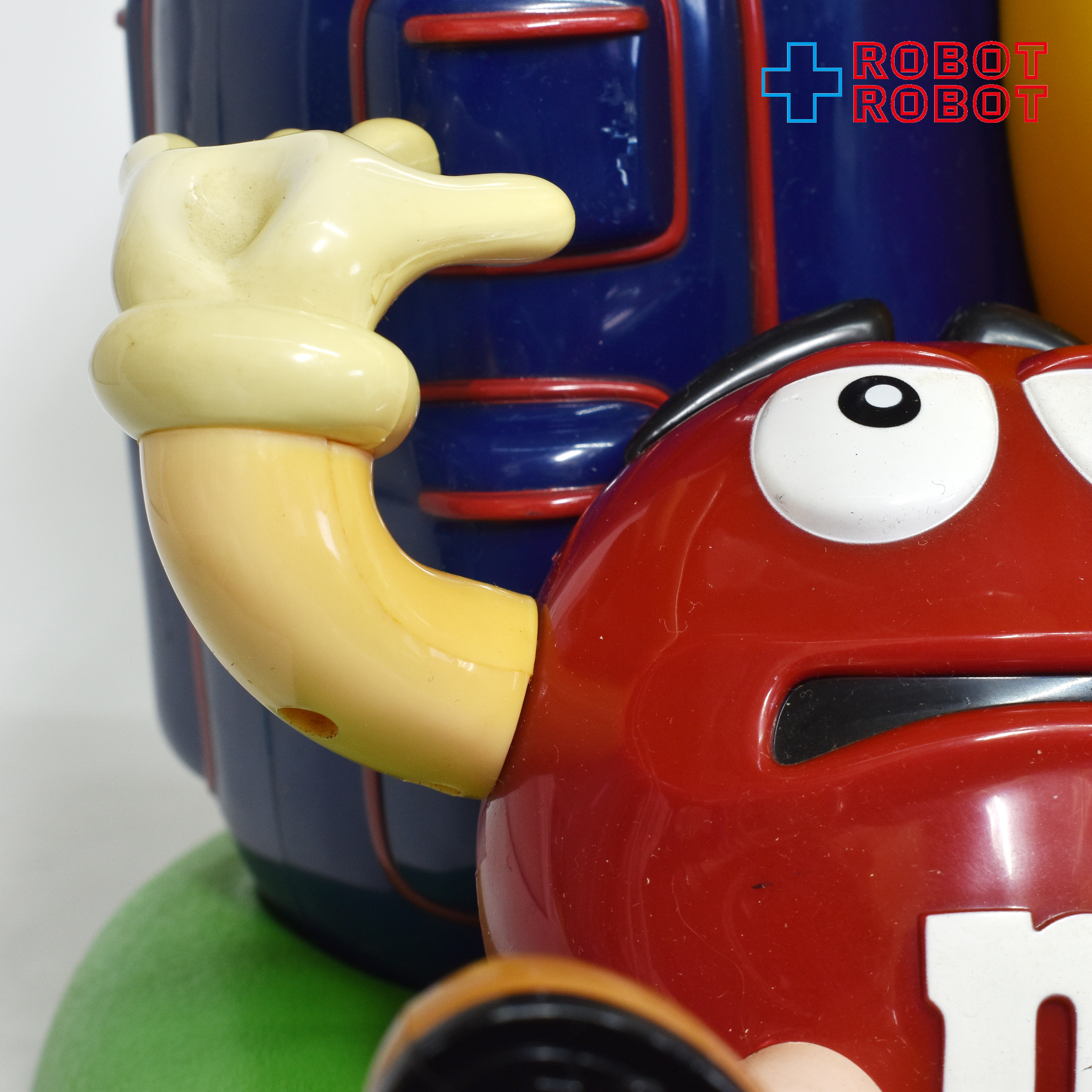 M&M's レッド＆イエロー ゴルフ マリガン・ヴィル ディスペンサー 限定版カラー ※難あり 企業物 入荷写真