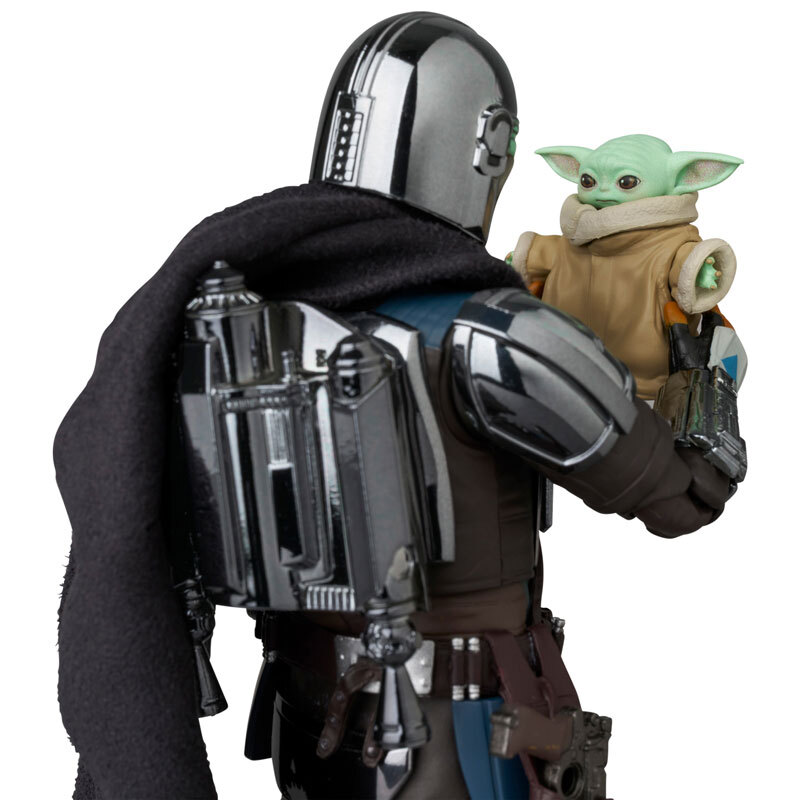 メディコム・トイ MAFEX マフェックス No.256 スター・ウォーズ マンダロリアン / マンダロリアン クロームVer. アクションフィギュア 入荷写真