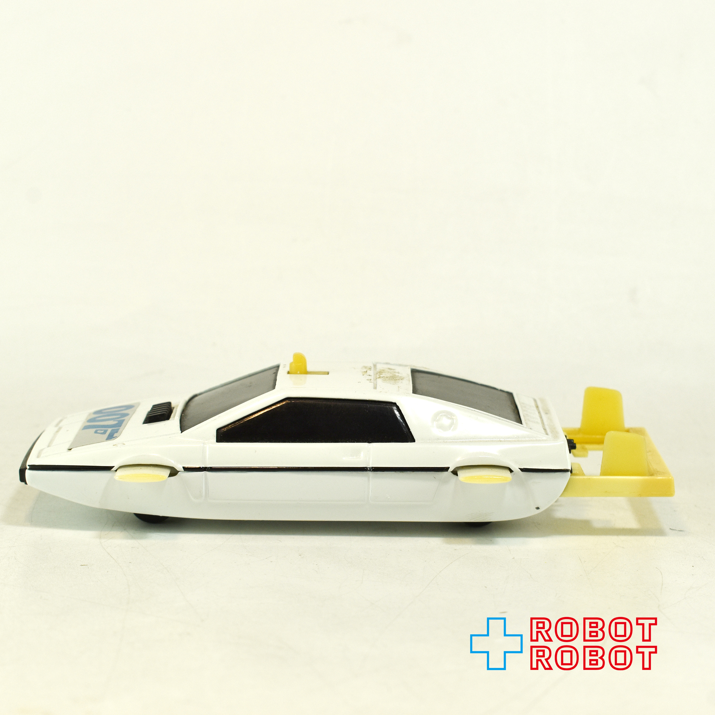 コーギー 007 私を愛したスパイ 1/36 ロータス・エスプリ（潜水艇モード） 入荷写真