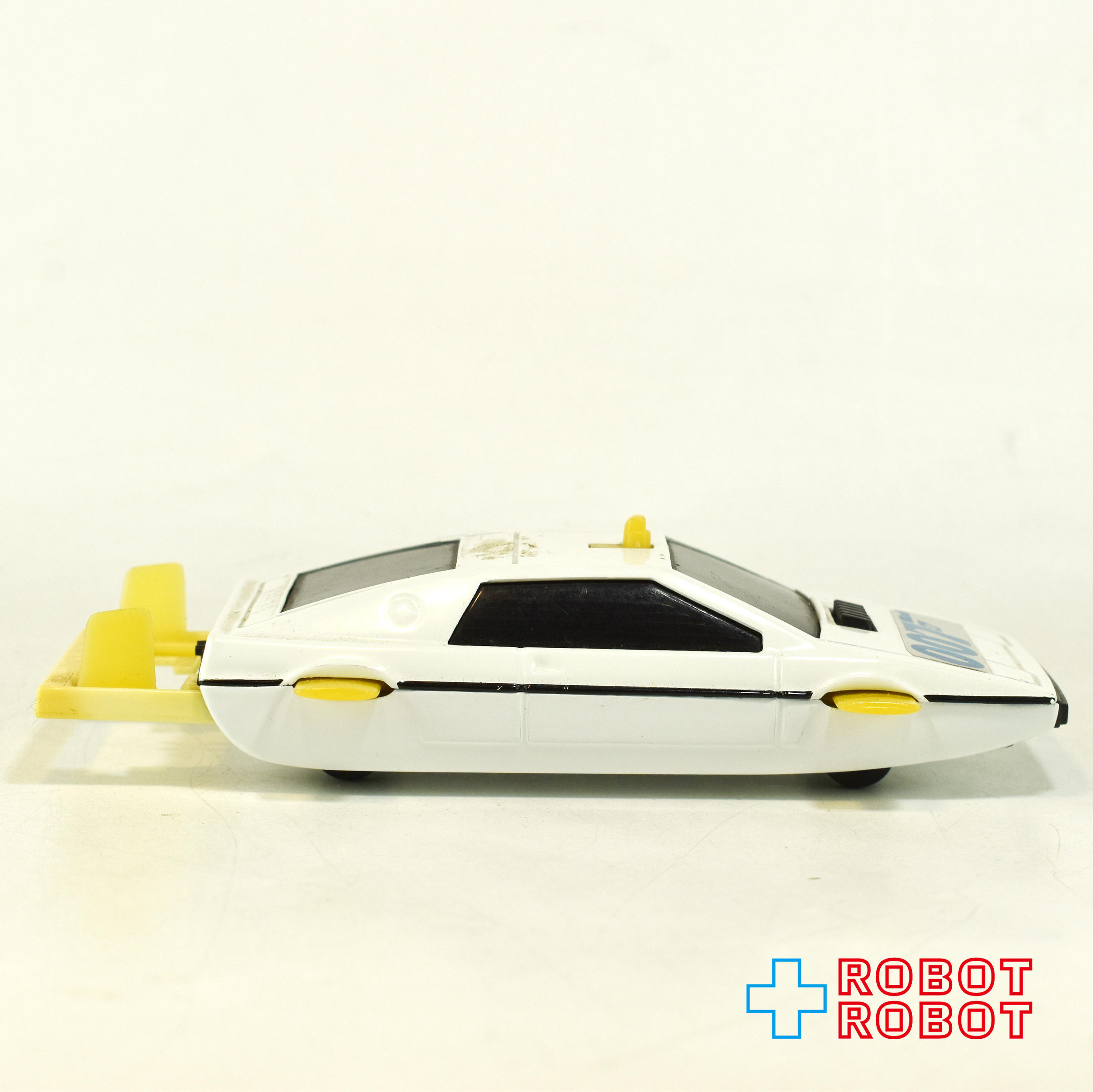 コーギー 007 私を愛したスパイ 1/36 ロータス・エスプリ（潜水艇モード） 入荷写真