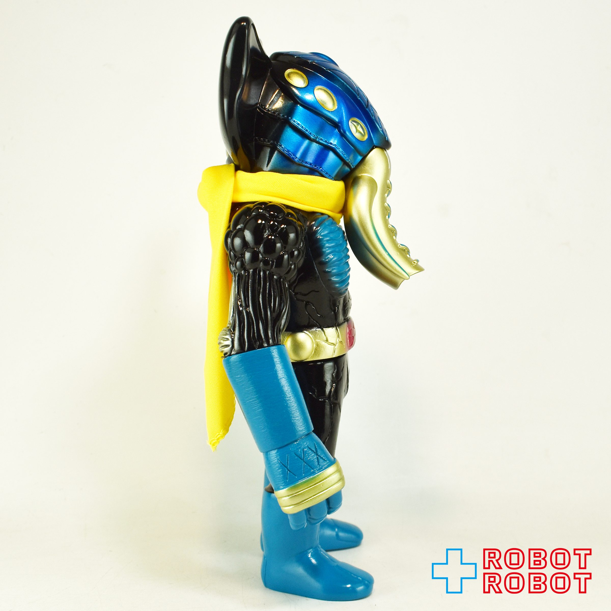 ネオワン × リアルヘッド エレマックス (黒成形・ブルー/シルバー塗装版) ソフビ フィギュア 入荷写真