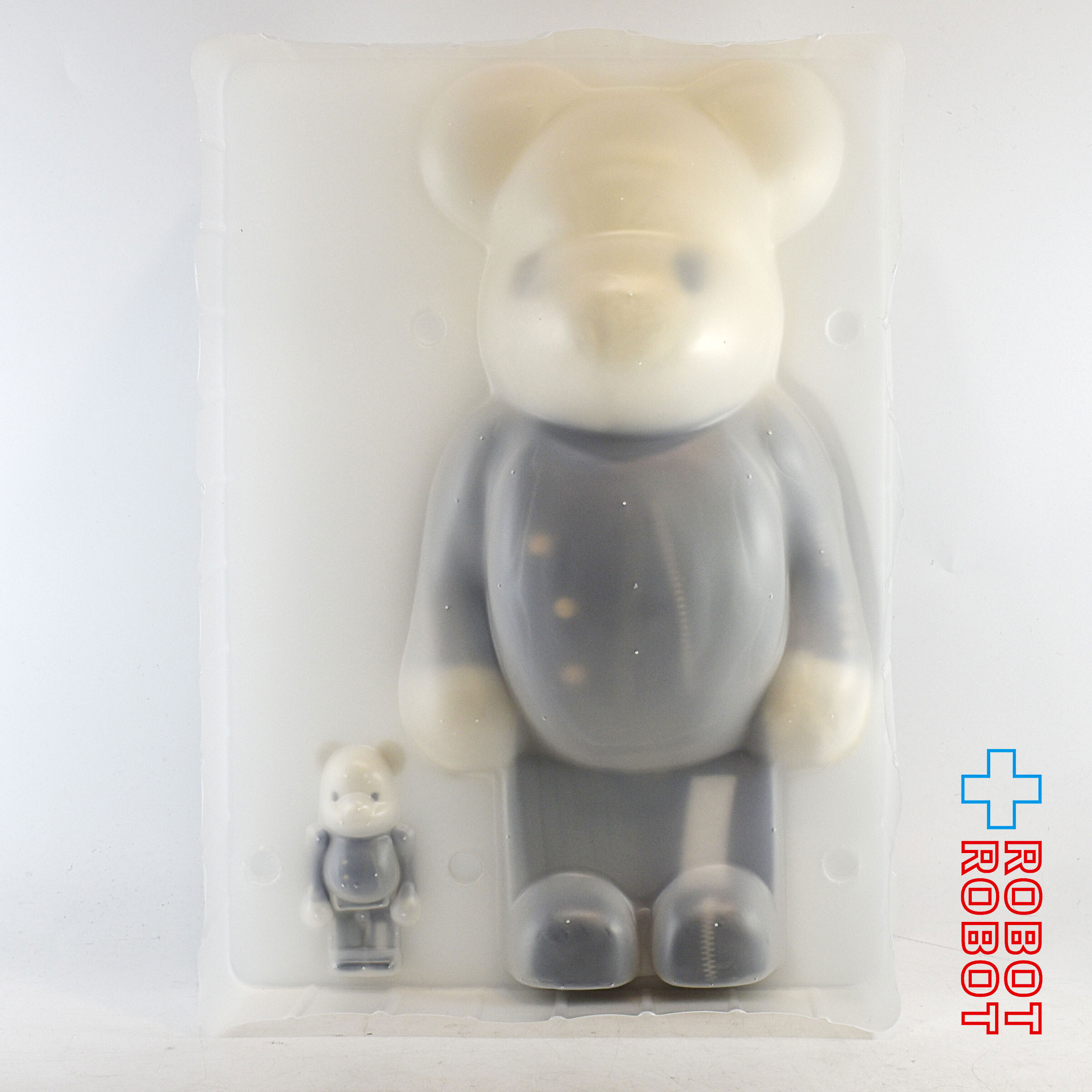 メディコム BE@RBRICK 100％ & 400% ベアブリック sacai サカイ 2018AW 開封品 入荷写真