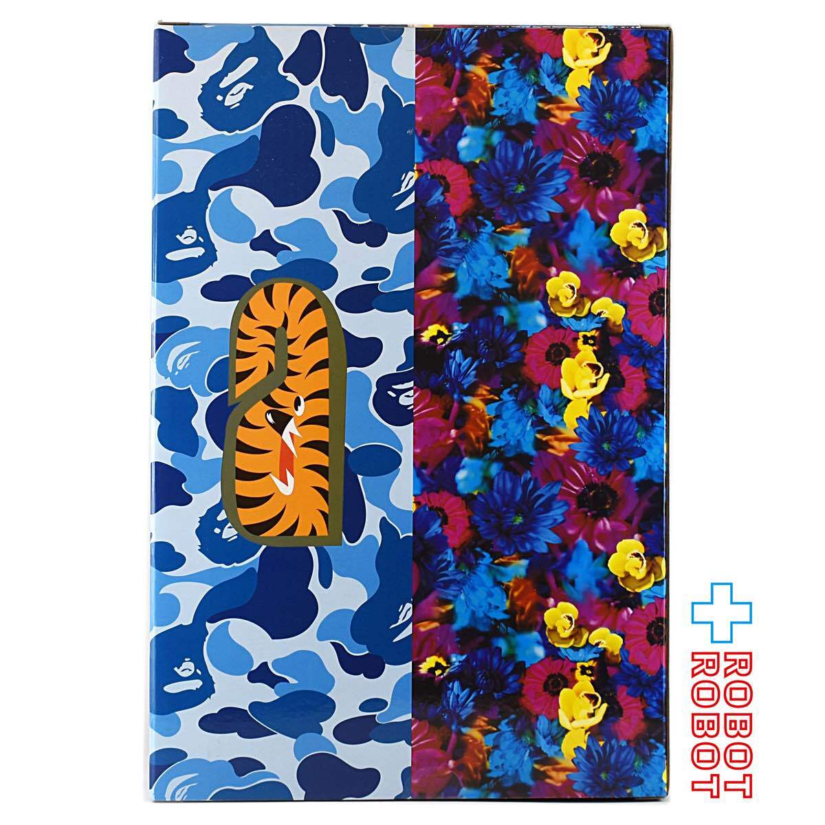 メディコム ベアブリック BAPE(R) × M / mika ninagawa SHARK BLUE 100％ & 400％ 入荷写真