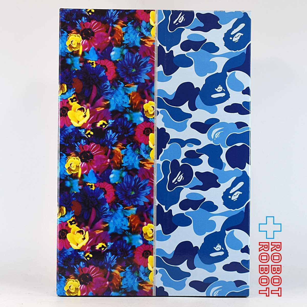 メディコム ベアブリック BAPE(R) × M / mika ninagawa SHARK BLUE 100％ & 400％ 入荷写真