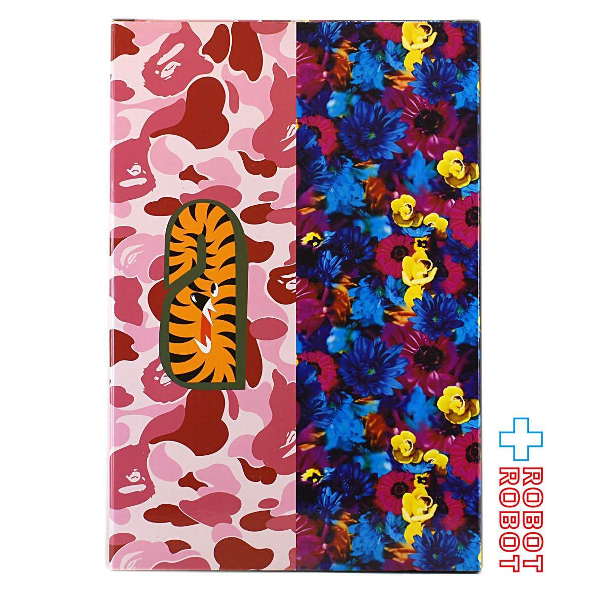 メディコム ベアブリック BAPE(R) × M / mika ninagawa SHARK PINK 100％ & 400％ 入荷写真