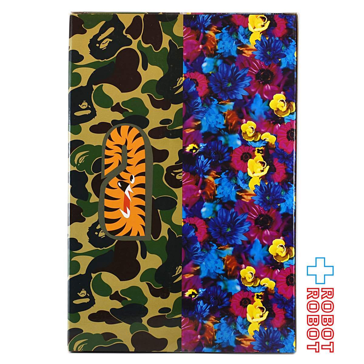 メディコム ベアブリック BAPE(R) × M / mika ninagawa SHARK GREEN 100％ & 400％ 入荷写真