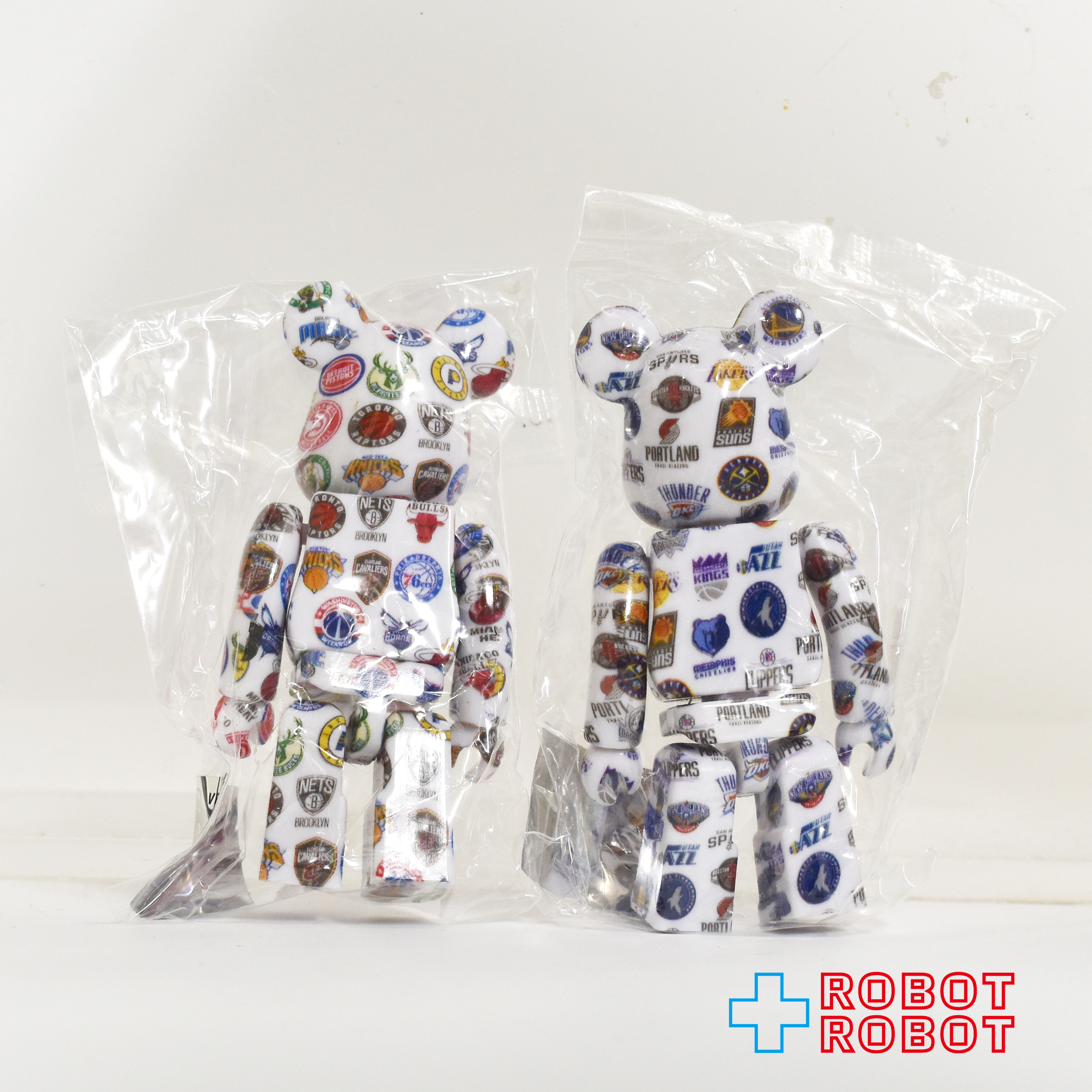 メディコム ベアブリック BE@RBRICK 100% [シリーズ42] HERO NBA 東地区 & 西地区 2体セット 未開封 ４号店商品 入荷写真