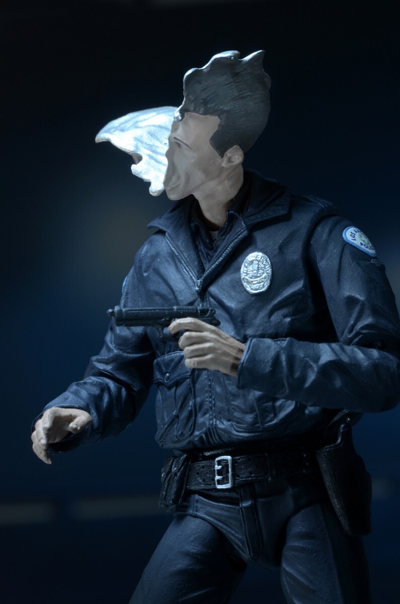 ネカ ターミネーター2 モーターサイクル・コップ T-1000 アルティメイト 7インチアクションフィギュア 未開封 入荷写真