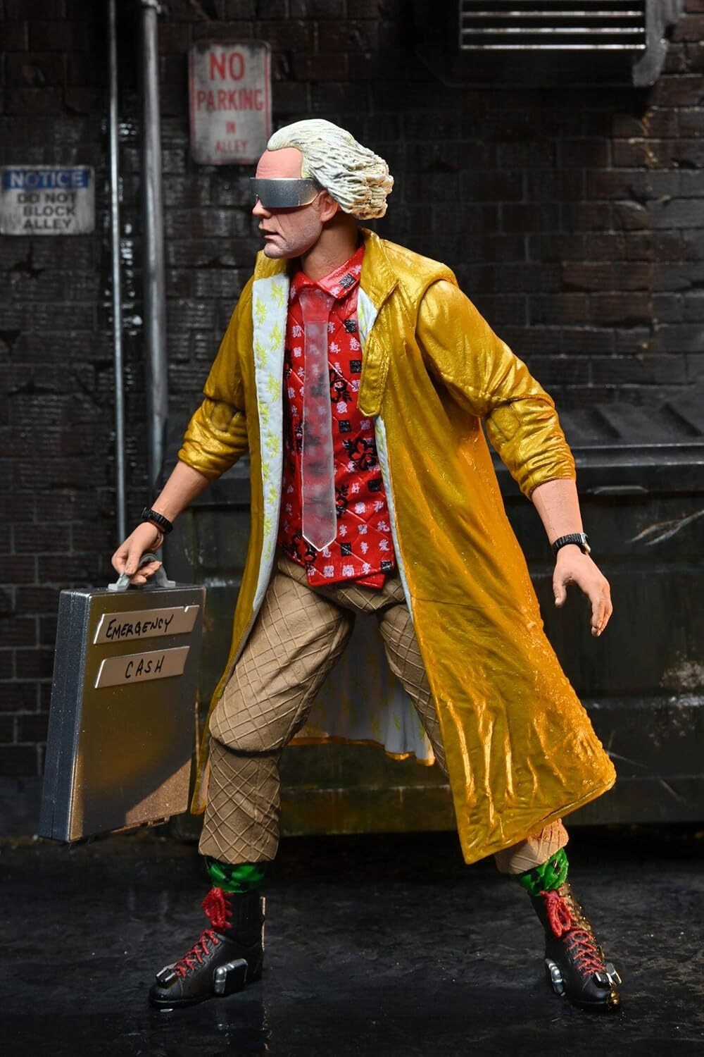 NECA バック・トゥ・ザ・フューチャー Part2 ドク エメット・ブラウン アルティメット 7インチ アクションフィギュア 未開封 入荷写真