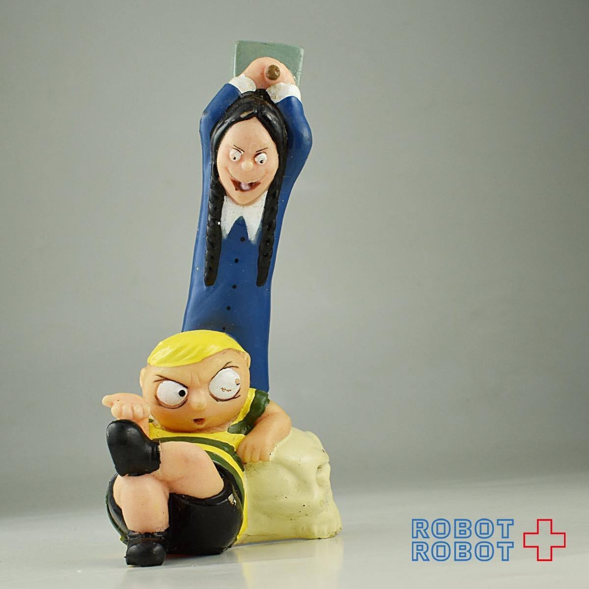 アダムス・ファミリー キャンディートッパー ウェンズデー パグズリー 指人形付きキャンディディスペンサー 入荷写真