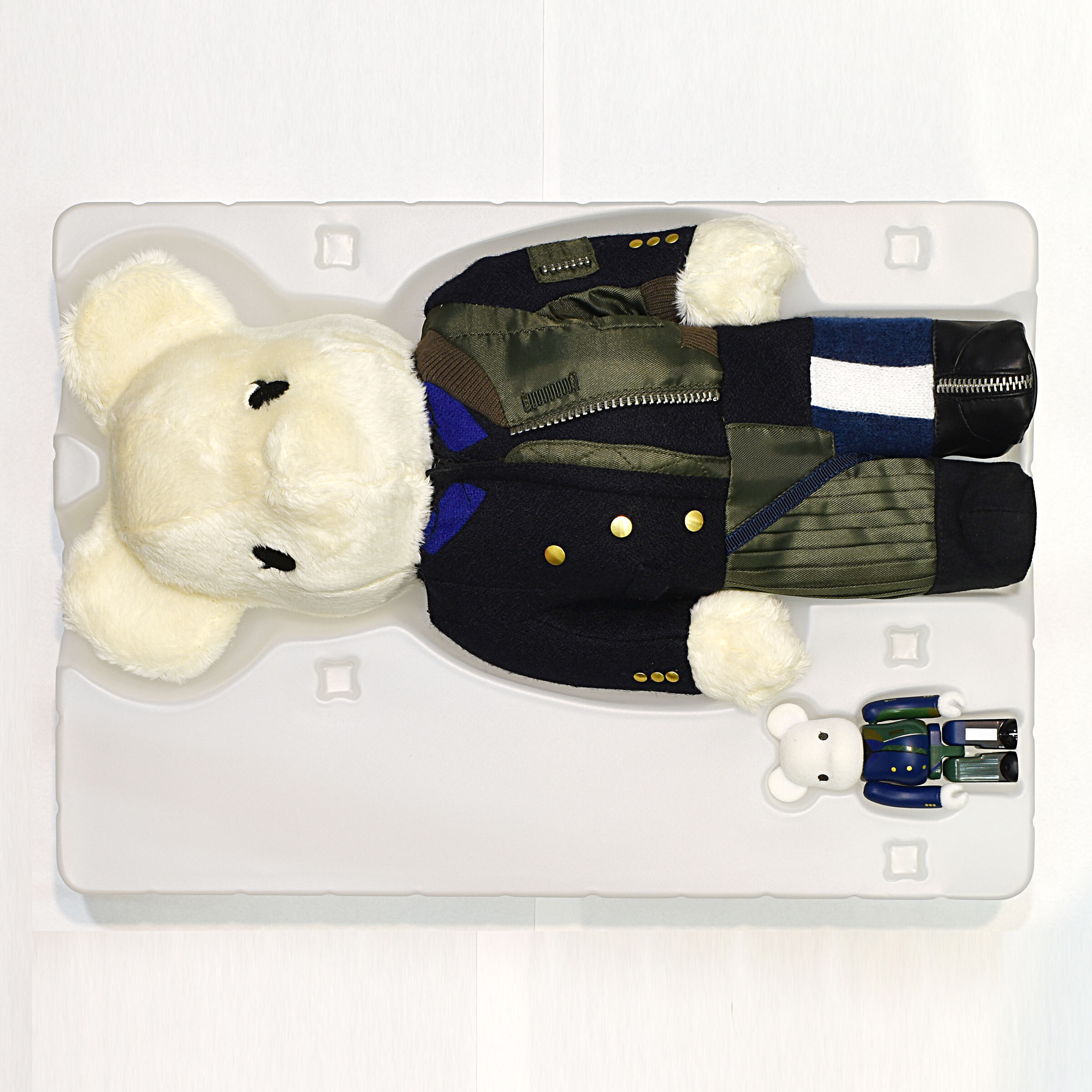 メディコム BE@RBRICK 100％ & 400% ベアブリック sacai サカイ 2018AW 開封品 入荷写真