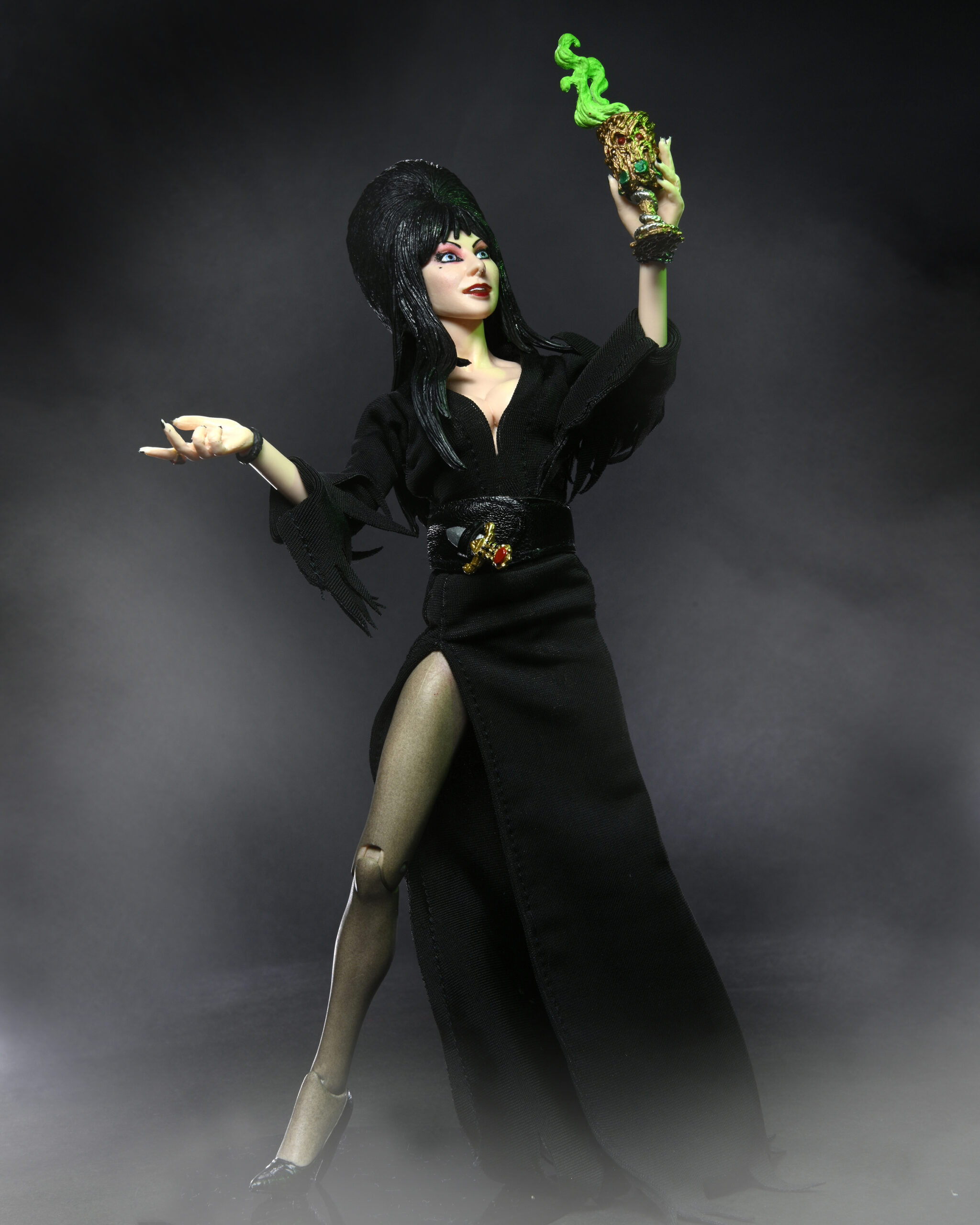 NECA エルヴァイラ 8インチ アクションドール 未開封 入荷写真