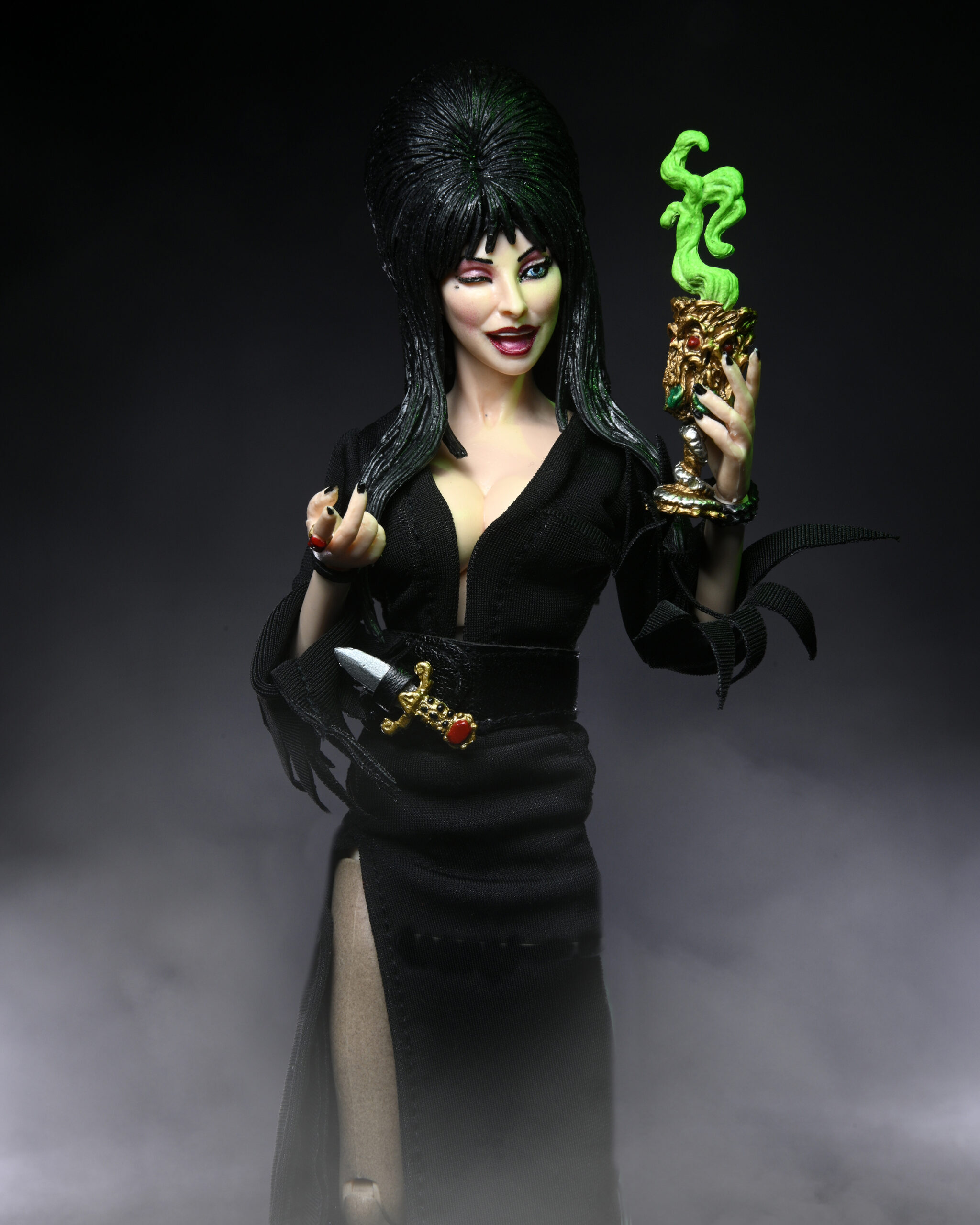 NECA エルヴァイラ 8インチ アクションドール 未開封 入荷写真