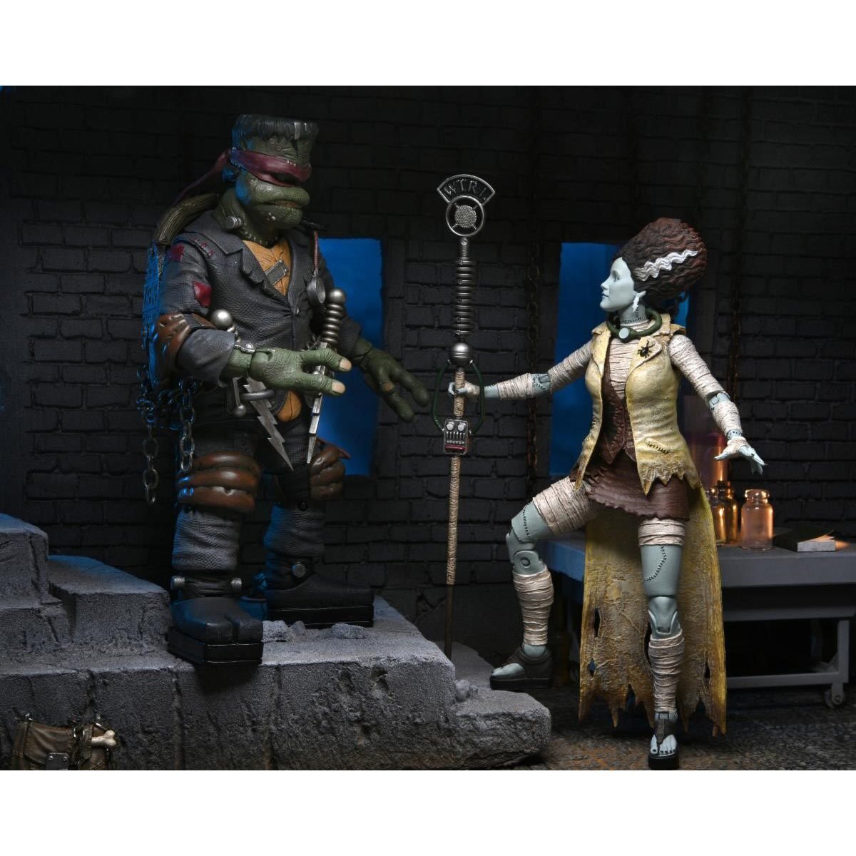 ネカ TMNT タートルズ ユニバーサル・モンスター エイプリル as フランケンシュタイの花嫁 アルティメット 7インチ アクションフィギュア 未開封 入荷写真