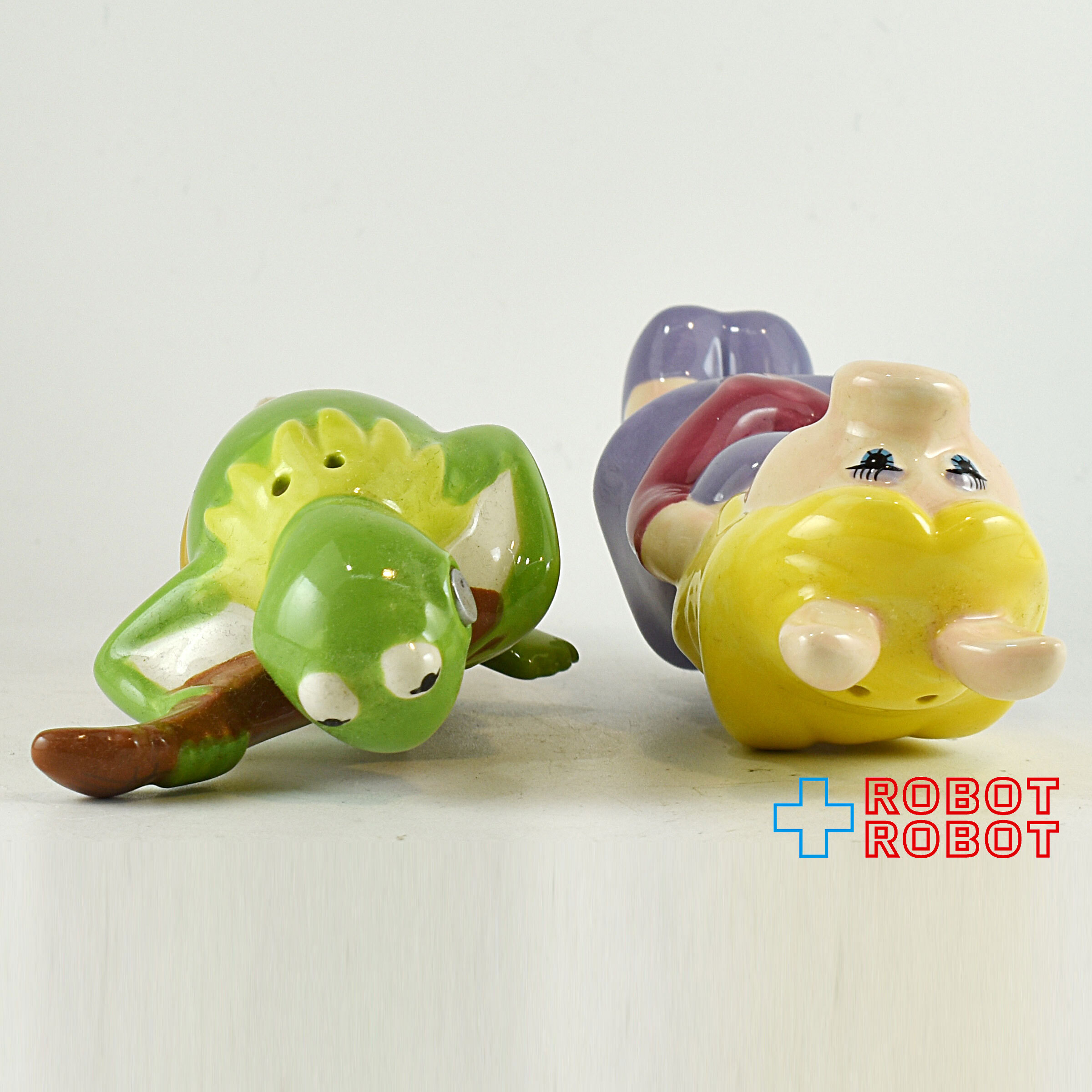 マペッツ ミス・ピギー キッシング カーミット マグネティック ソルト & ペッパー シェイカーズ 箱入 入荷写真