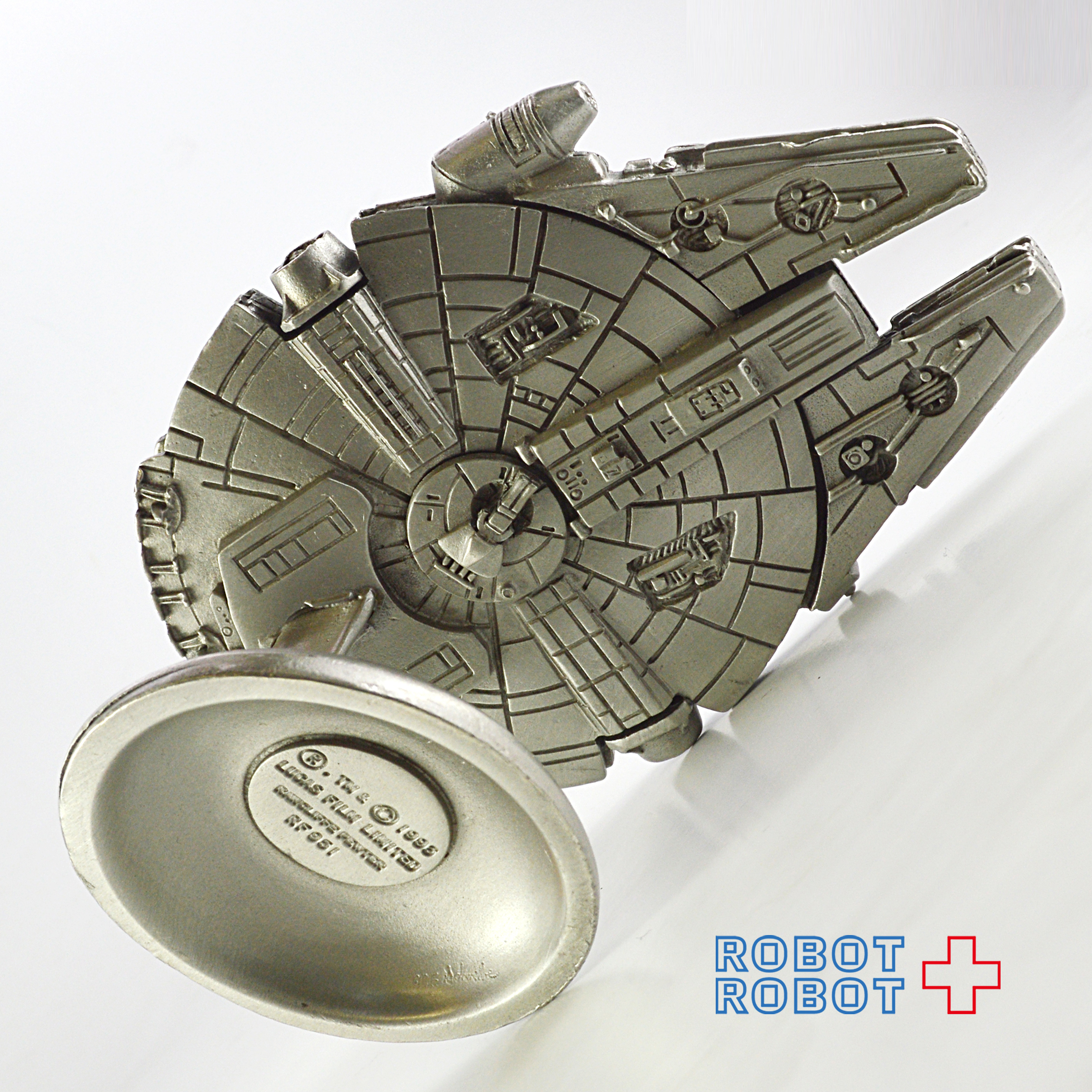 スター・ウォーズ ロークリフ 限定版ミレニアム・ファルコン 台座付ピューターフィギュア 入荷写真